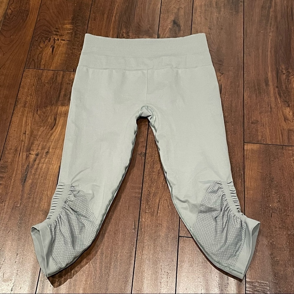 Lululemon Awakening Crop - Taryn Toomey Collection Earl Grey - Picture 3 of 14